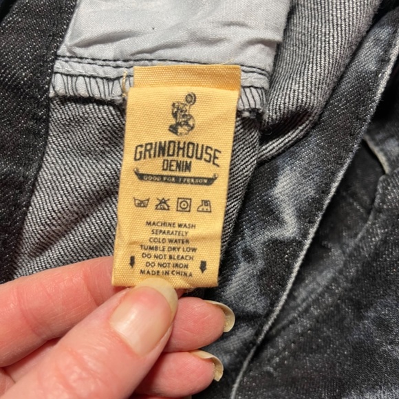 Grindhouse Denim Men’s Shorts. Waist 44. Acid wash with rips. Grunge. Rips - Picture 6 of 10